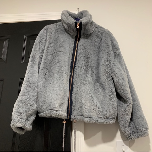Lucky Brand | Grey Cropped Teddy Bear Soft Zip Up Crop Jacket | XL - Picture 2 of 12